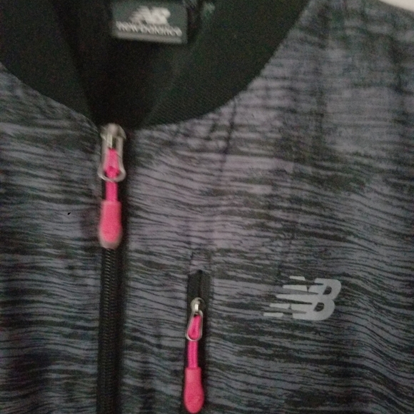 NEW BALANCE | track jacket windbreaker gray black sz Medium - Picture 3 of 4
